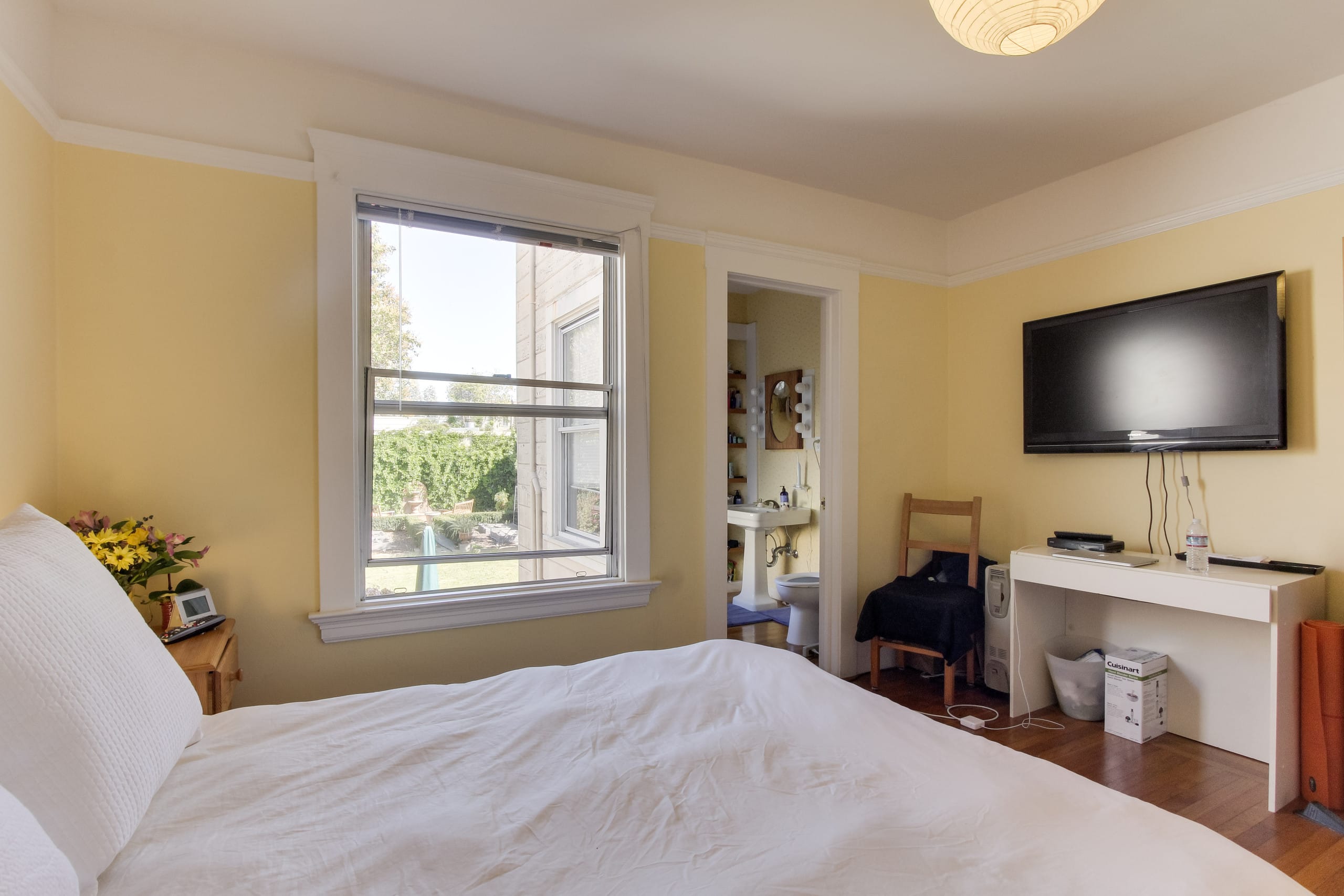 Home in San Francisco · ★4.92 · 3 bedrooms · 3 beds · 2 baths - Image 21