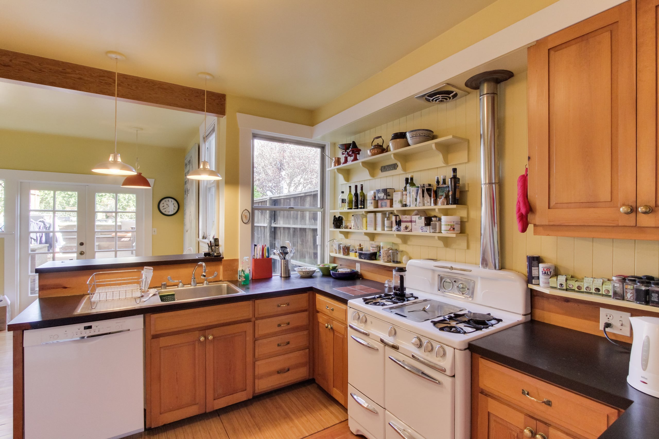 Home in San Francisco · ★4.92 · 3 bedrooms · 3 beds · 2 baths - Image 12