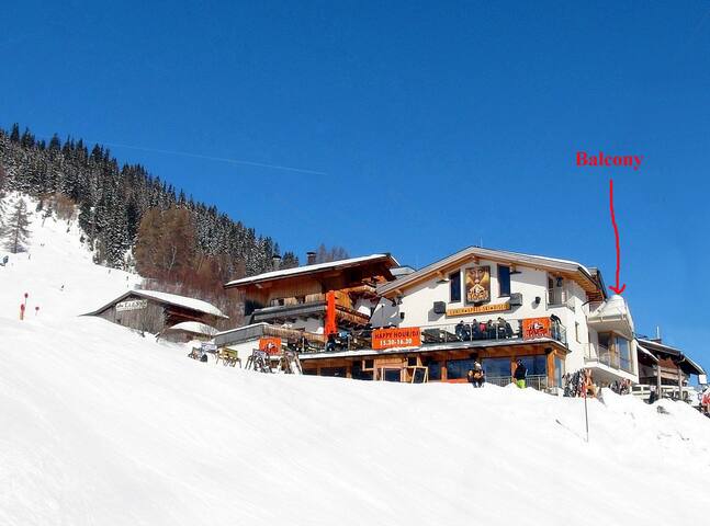 Large Ski in / out Apartment