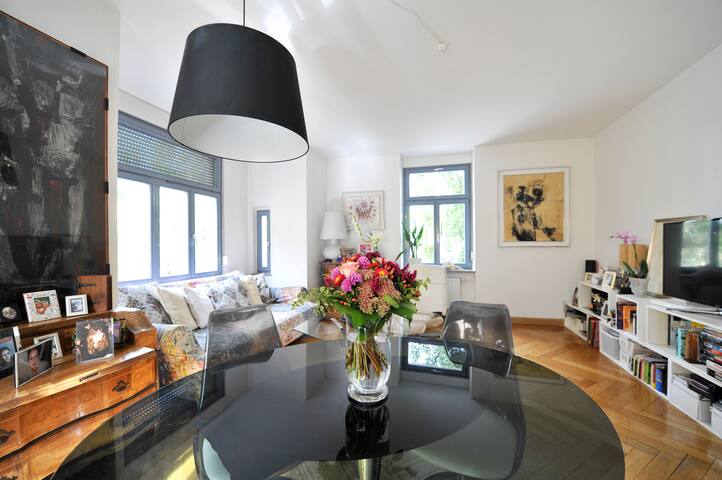 Designer apartment, central location gallery image 3