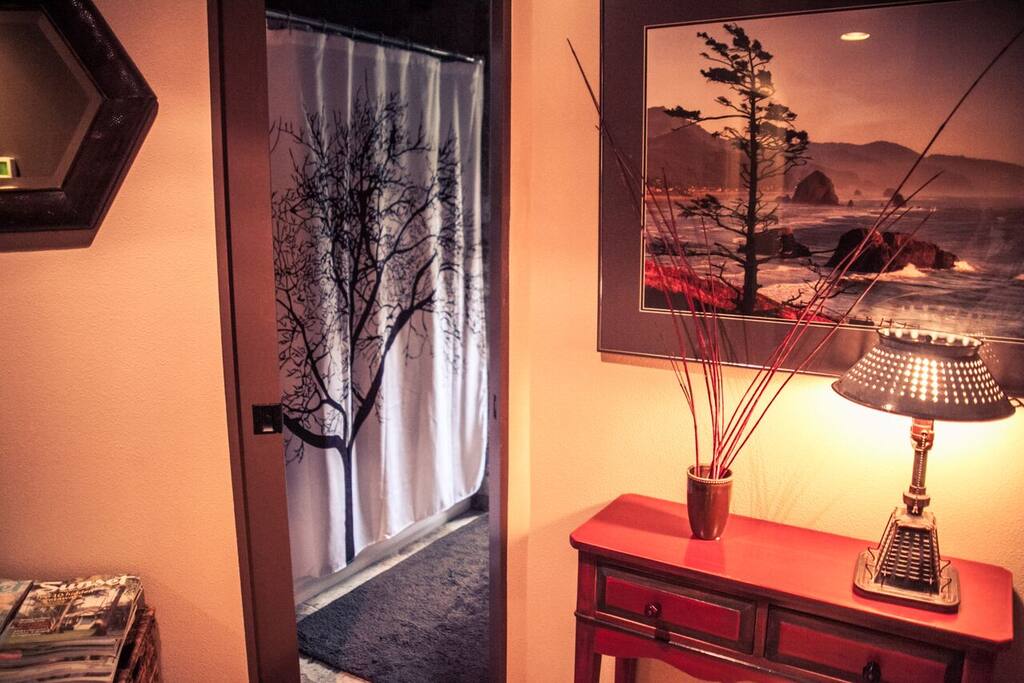 Peaceful private sunroom on 5 forrested acres Houses for Rent in