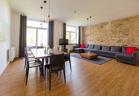 Design Apartment (85sqm) with 2 Bedrooms & Terrace