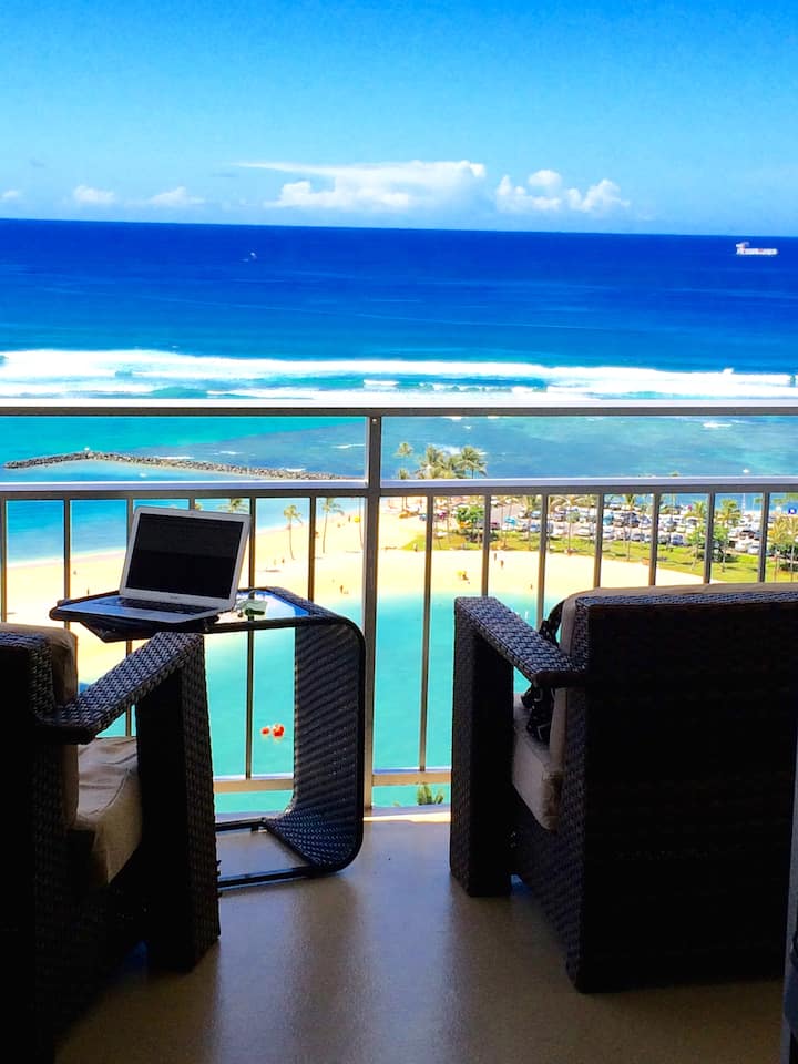 Ilikai 2112 Stunning Ocean View in Sunny Waikiki Hotels for Rent in