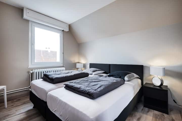 Спалня 1
Две легла 90 x 200 за 2 души