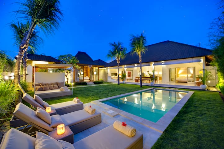 Sahana Villas Best Seminyak near Beach & Eatstreet