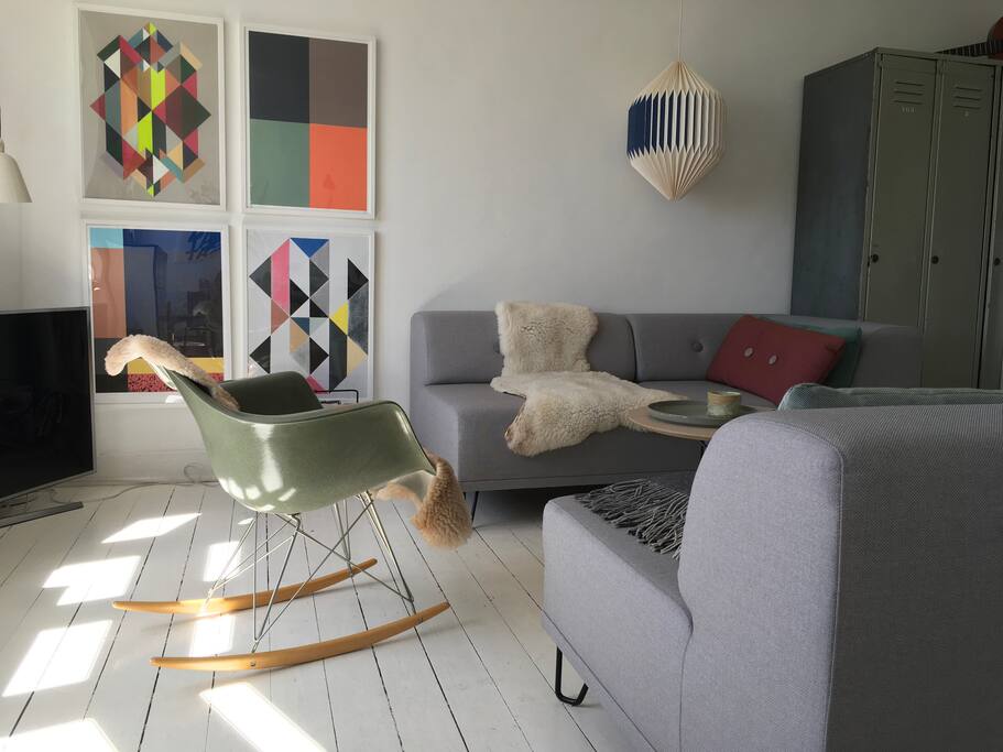Livingroom. The sofa can be set up as bead for one person.
