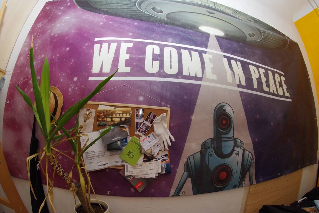 WE COME IN PEACE ;)