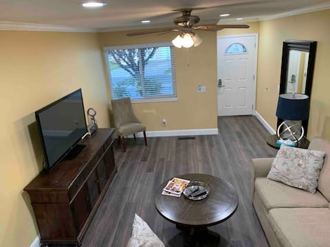 Spacious Pleasanton Townhouse with Fenced Yard