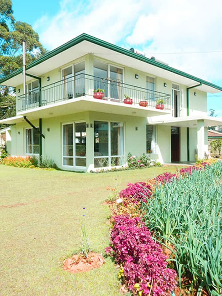 Lawsons Ridge NuwaraEliya. Lovely Home in town