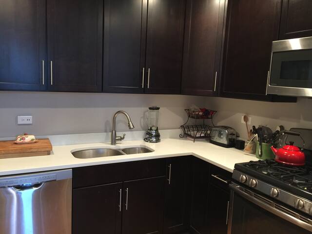 K3 4 BR Crashpad Mayfair flat gallery image 3