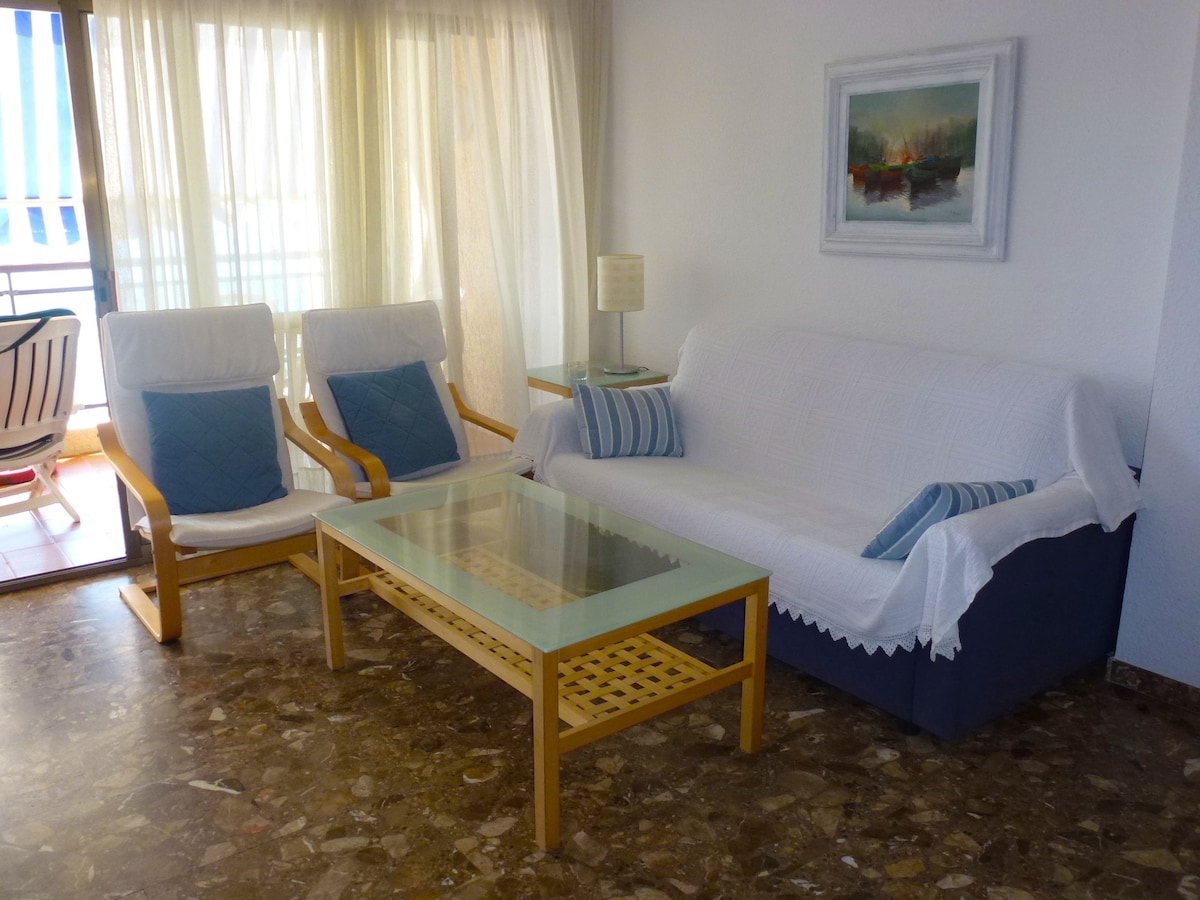 Dnevni boravak i kauč na razvlačenje (za dvije osobe) 