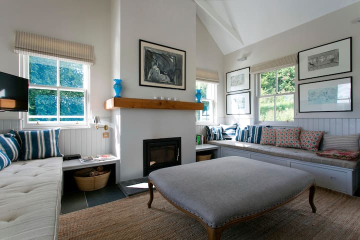 Charming Riverside Cottage Cottages For Rent In Crieff