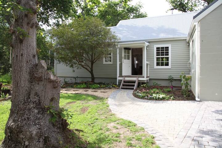 Shady Oaks Stable Cottage gallery image 5