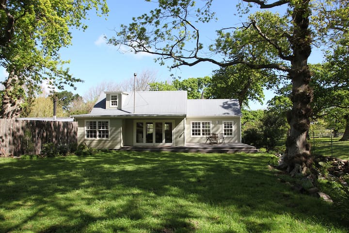 Shady Oaks Stable Cottage