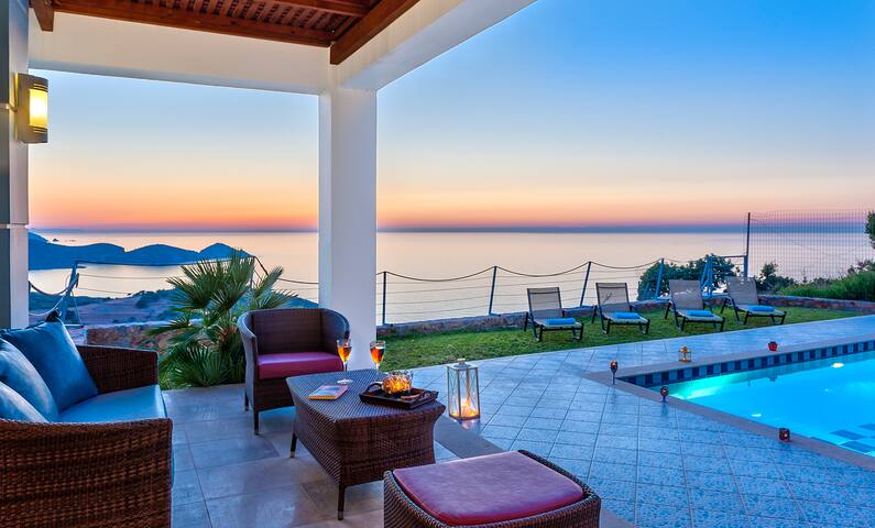Villa Electra, 3 BD, private pool, sea views gallery image 2