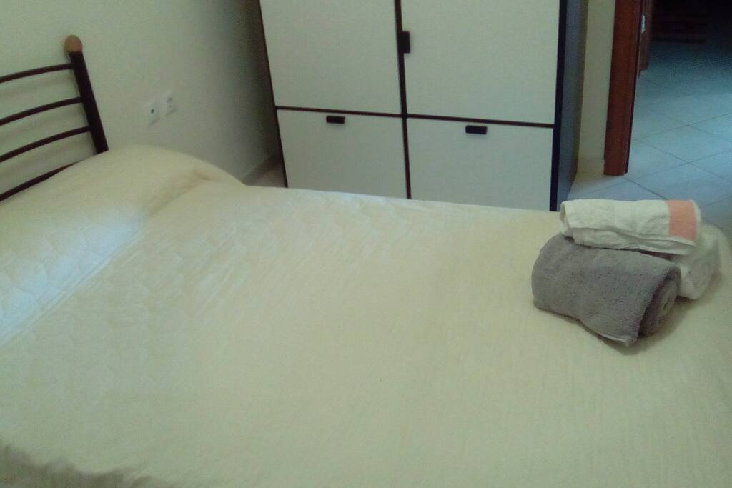 Το ένα υπνοδωμάτιο / Bedroom No 1
