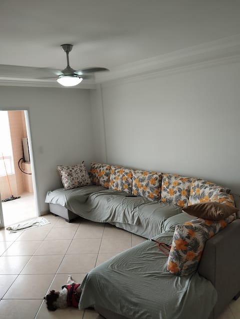 Top Airbnb: Spacious apartment in Praia Grande/Tupi – 8 people em Praia Grande