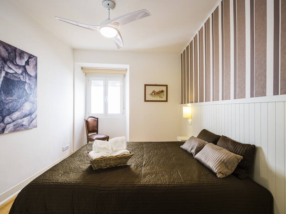 Bed room