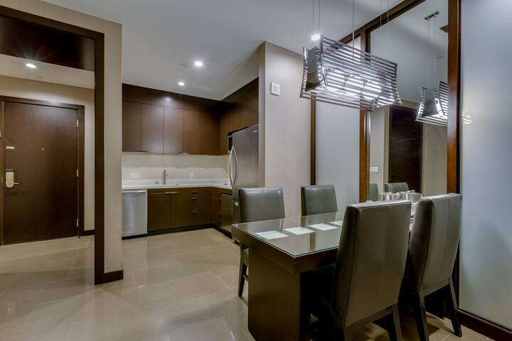 New Vdara 2 BR Suite! ★Highest Penthouse in Vegas! gallery image 4