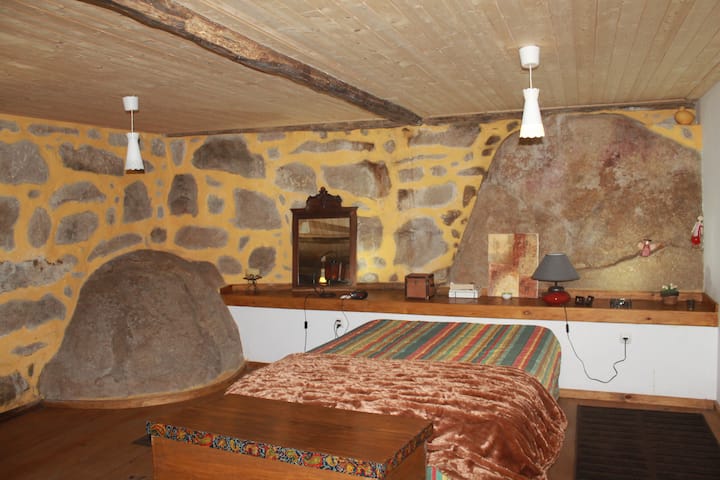 ห้องนอนใหญ่ (Master Bedroom)