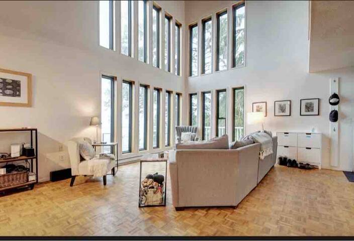 Oceanfront 4 BR Cabin with Hot Tub gallery image 4