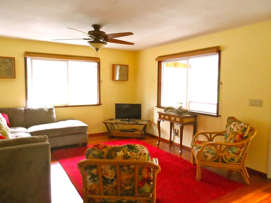 Seating Area . Flat Screen TV . Blu-Ray DVD Player . Netflix Streaming TV Service