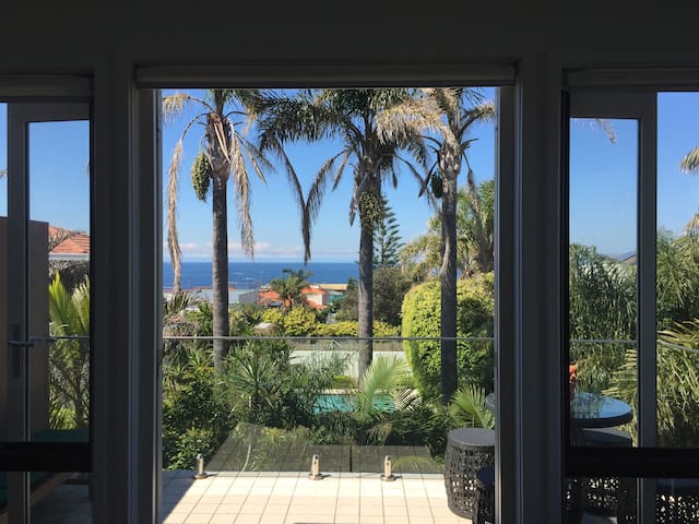 Gemütliches Schlafzimmer im Haus am Meer