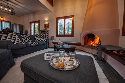 Helien All Season House
