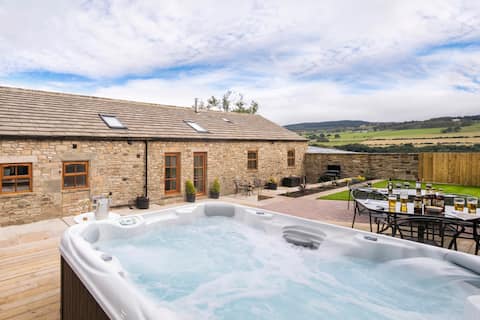 Converted Milking Barn with Hot Tub