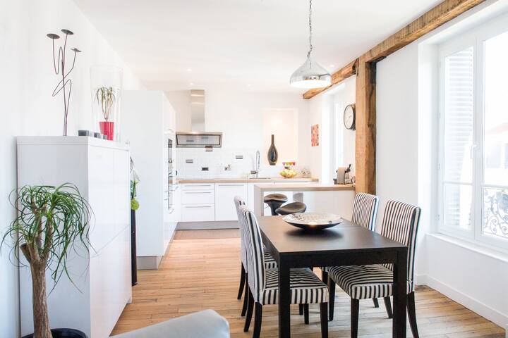 Appartement climatisé, Haussmanien dernier étage gallery image 3