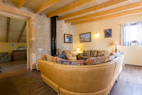 Top performing Airbnb: Refurbished country house, for 6 people in Llucmajor