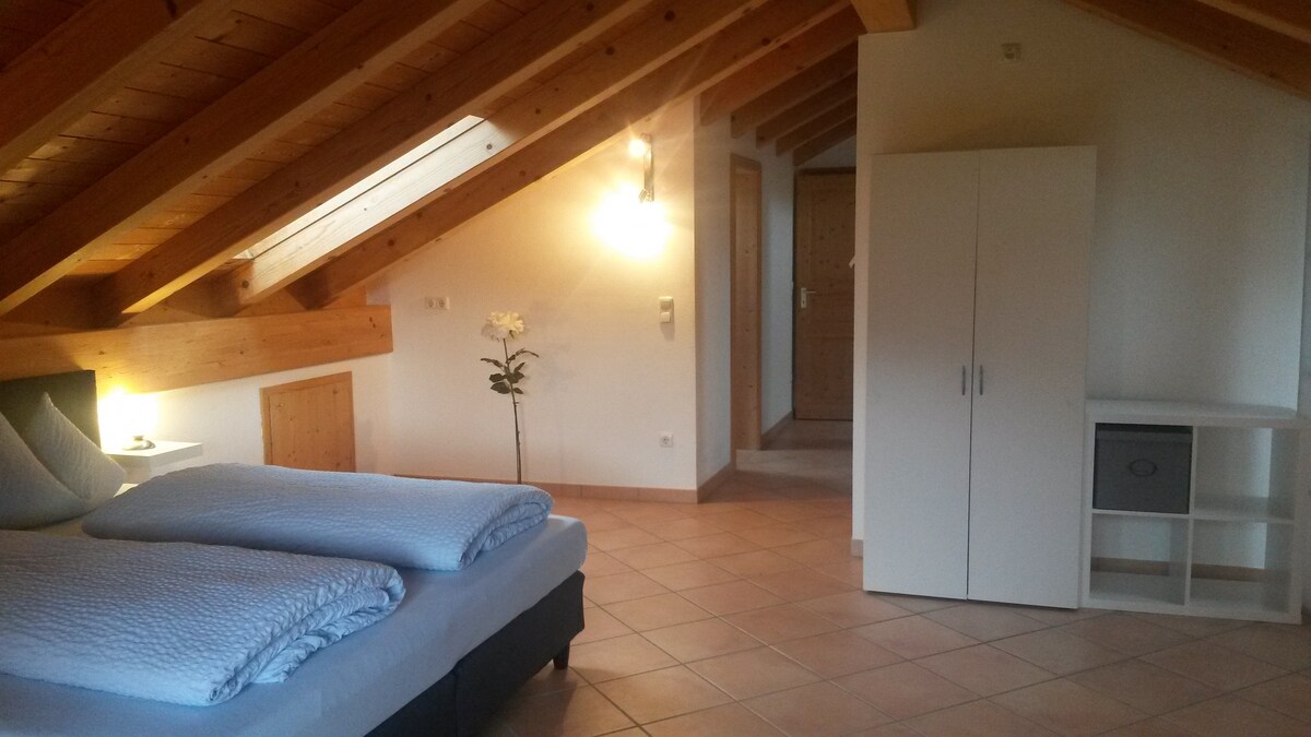 Dvojposteľ
spálňa
dvojlôžková spálňa
2. poschodie