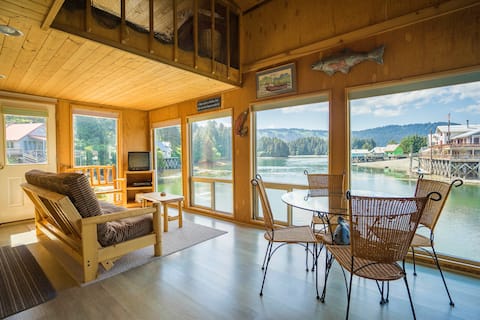 Seldovia B&B - Spruce Cabin