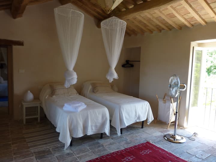 La habitación se puede convertir en una cama doble previa solicitud