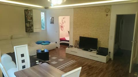 Beliebte Airbnb-Anzeige: Nice Apartment in City Center in Westend