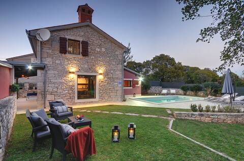 Charming Istrian Villa with pool for 8 person