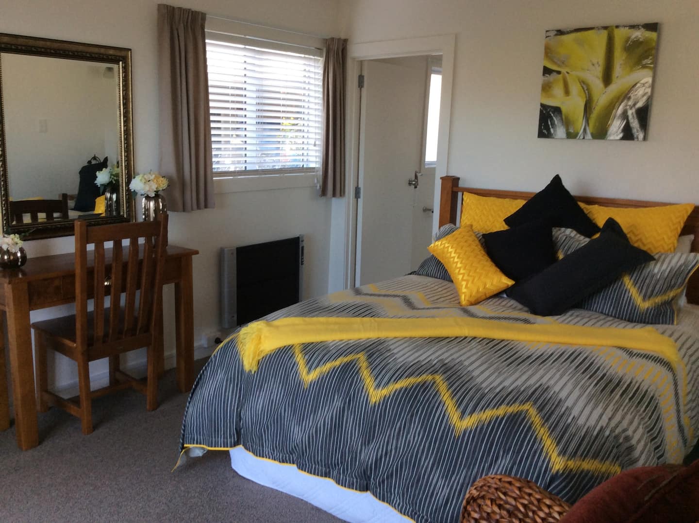 Noahs Accommodation 2 Bedroom Suite 2