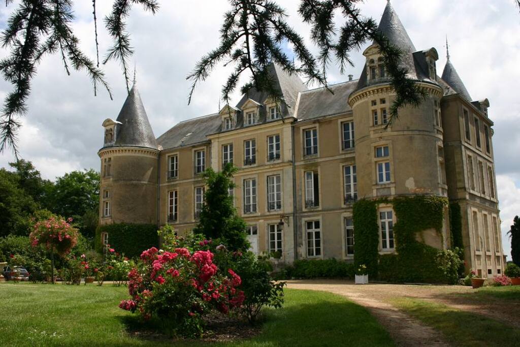 Chateau De La Houssaye Saint Laurent Du Mottay