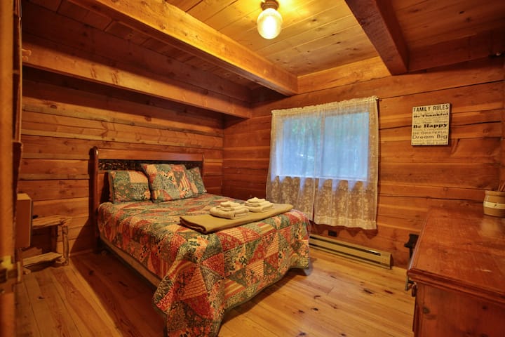 غرفة النوم 1:  سرير بحجم كبير