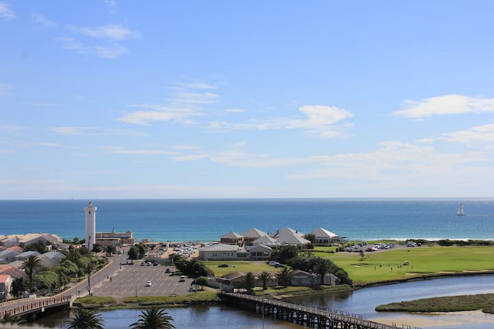 Amazing Ocean Views from Every Room! Backup Power! gallery image 4