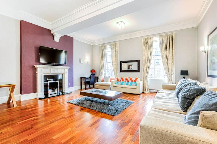 Huge 3 Bed, 3 Bath Flat, 10 Mins from Waverley
