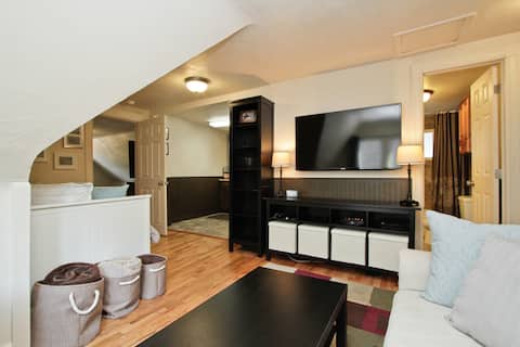 Successful Airbnb property: 2 BEDROOM/1 BATH UPSTAIRS APARTMENT IN WASH PARK in Denver