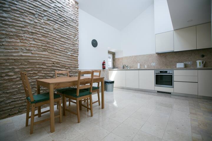 CITY CENTER SEAVIEW APARTMENT gallery image 5