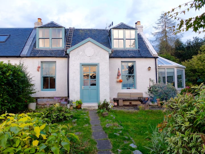 Quirky, Rural 3 Bedroom Cottage, Tighnabruaich Cottages for Rent in