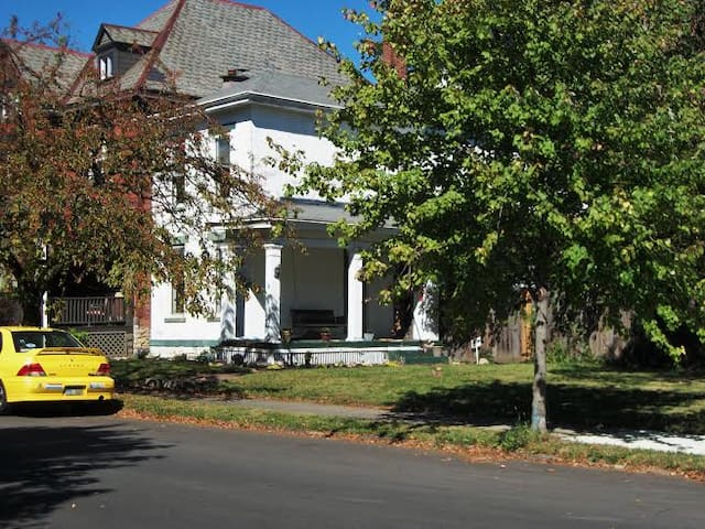 Beautiful Olde Towne East Home close to Downtown