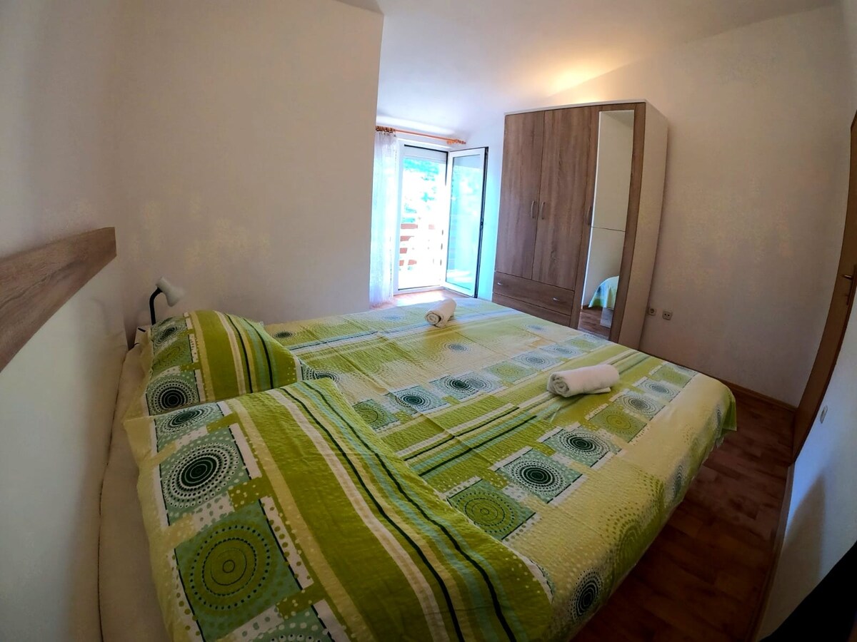 Dormitorio doble con baño adicional