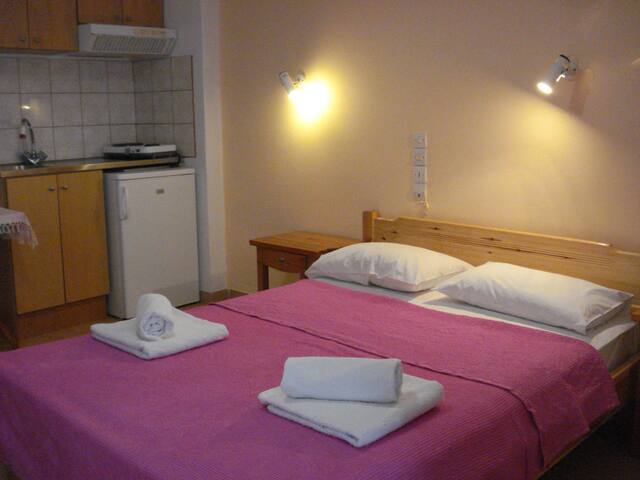 studios  to let  70m from the beach