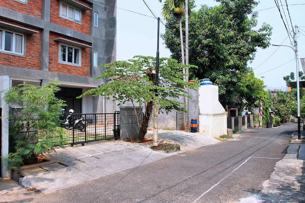 In a quiet housing complex