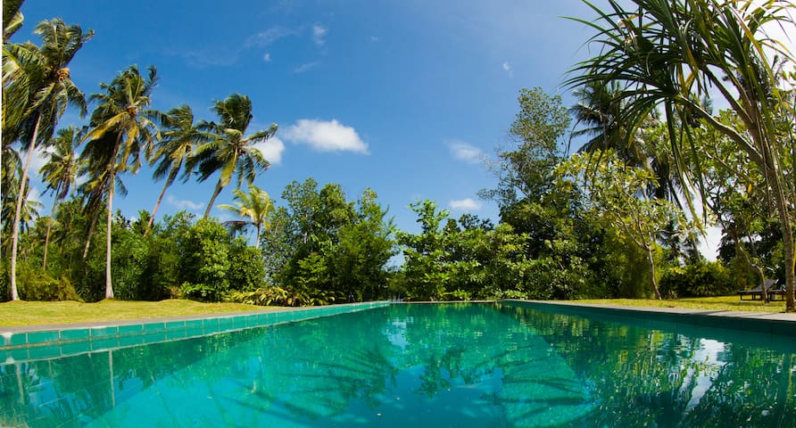 PJ's - Peaceful holiday villa in Hikkaduwa
