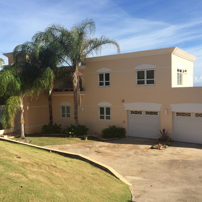 Spacious beachfront residence. Close to tourist attractions, shopping malls, restaurants and more.
